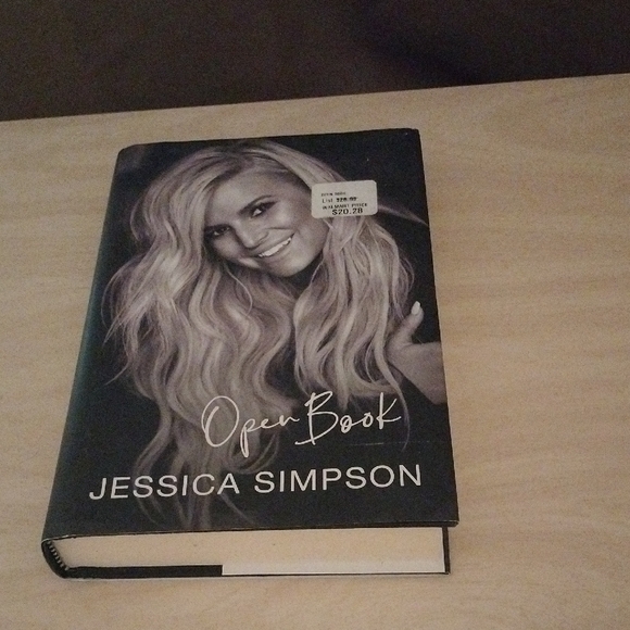Jessica Simpson Open Book - Monochrome Cover - Picture 1 of 2